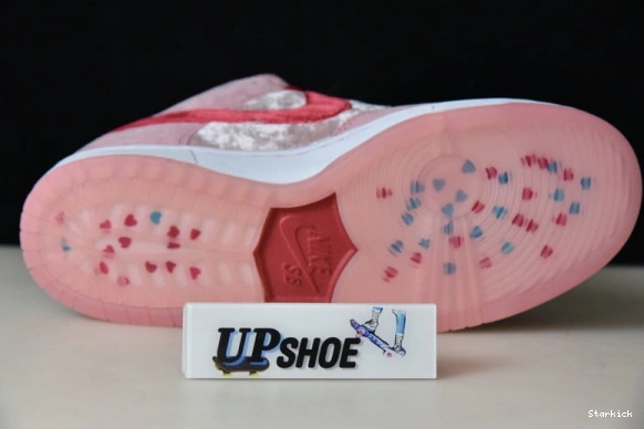 CT2552-800 Nike Skateboards Low Dunk StrangeLove  SB 0309